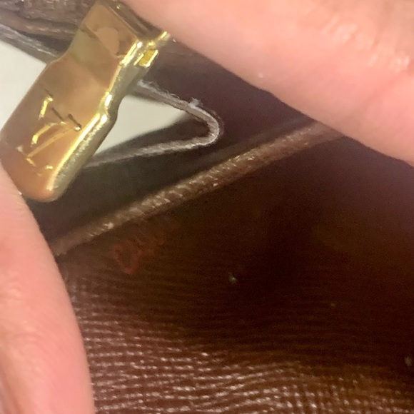 Louis Vuitton Sarah Wallet - Picture 9 of 13